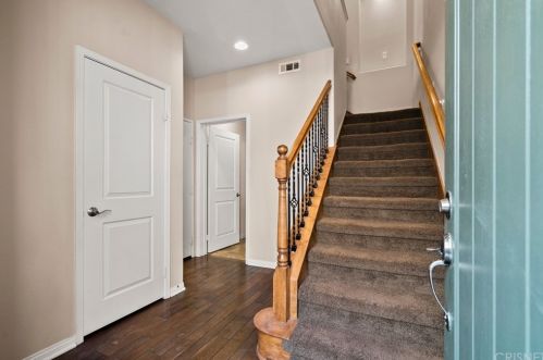 28370 Santa Rosa Ln, Santa Clarita, CA 91350-3246