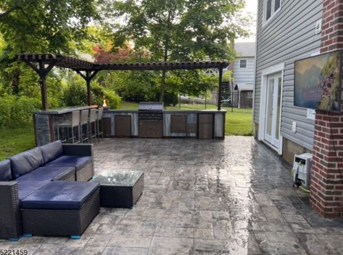 275 Grant St, Berkeley Heights NJ  07922-1142 exterior