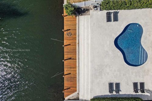 915 7th St, Dania Beach FL  33004-2311 exterior