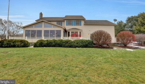 204 Walnut Way, Academia, PA 17082-7863