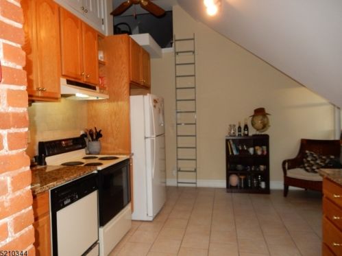 19 Western Ave, Morristown NJ  07960-5018 exterior