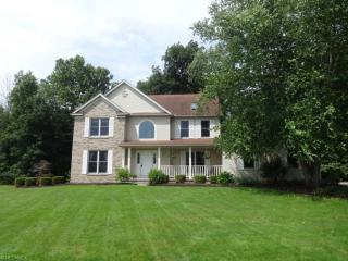 2016 Parkview Dr, Twinsburg, OH 44087-2828