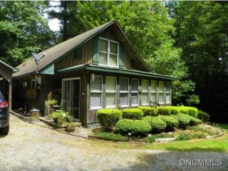 104 Sugar Mill Woods Dr, Zirconia, NC 28790-9745