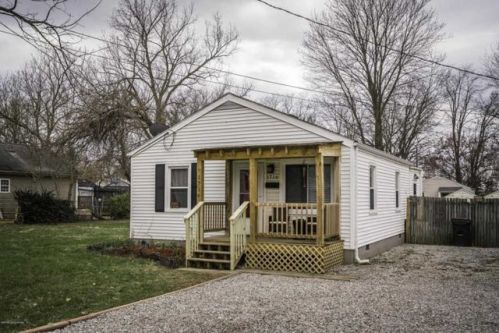 1716 Pershing Ave, Louisville, KY 40242-3528