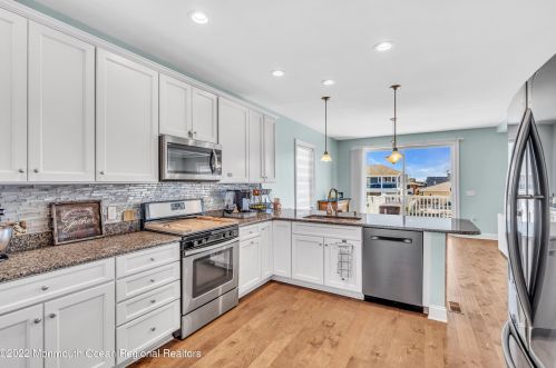 21 Halsey Dr, Bricktown NJ  08723-7510 exterior