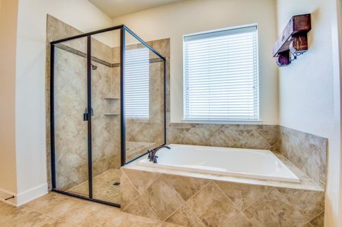 5512 Rosena Trl, Lewisville TX  75028-4328 exterior