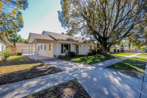9000 Tweedy Ln, Downey, CA 90240-2719