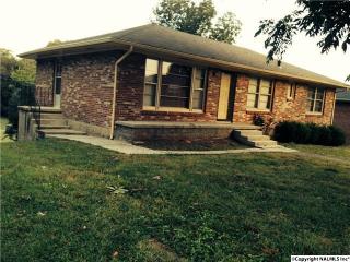 705 Morningside Dr, Fayetteville, TN 37334-2242