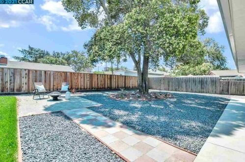 1704 Greer Ave, Concord CA  94521-2244 exterior