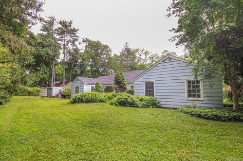 10 Barnes Ln, Chappaqua, NY 10514-2402
