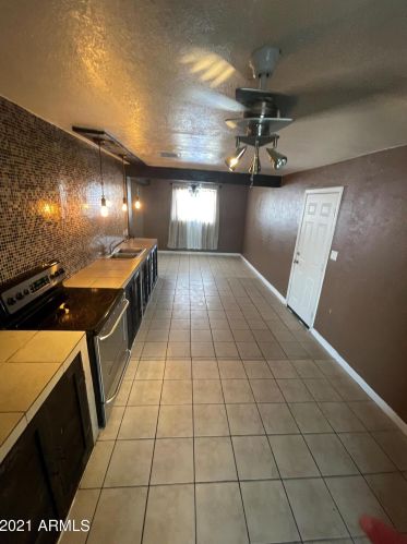 8806 30th Ave, Phoenix AZ  85051-3919 exterior