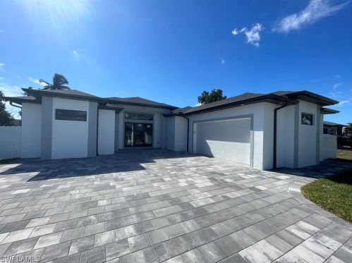 1114 11th Ter, Cape Coral, FL 33909-1550