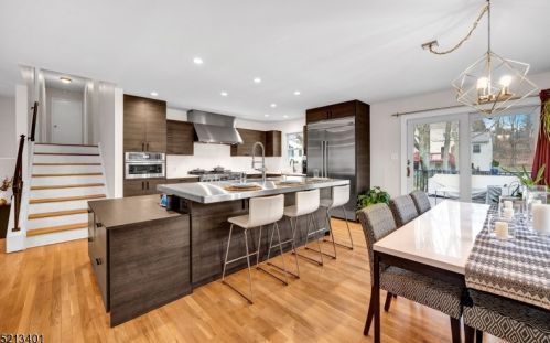 23 Bromleigh Way, Greystone Park NJ  07950-1624 exterior