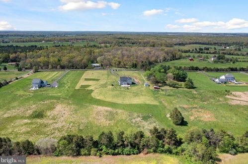13525 Aden Rd, Nokesville VA  20181-2817 exterior