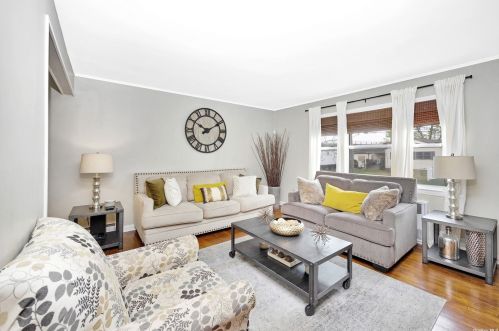 20 Hamilton Ave, North Lindenhurst, NY 11757-4119