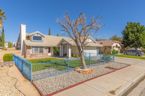 43470 11th St, Lancaster, CA 93535-2902