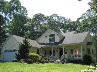 4400 Pequash Ave, Nassau Point, NY 11935-2204
