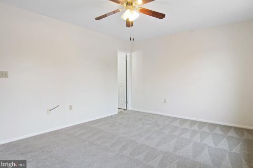 5447 Pond Rd, Harrisburg PA 17111-3765 exterior