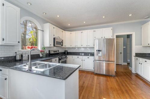 5317 Highstream Ct, Greensboro NC  27407-5825 exterior