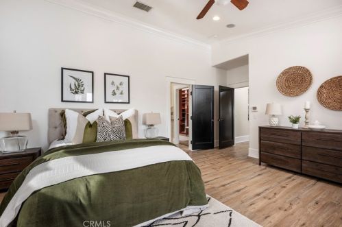 5250 Appian Way, Long Beach CA  90803-1901 exterior