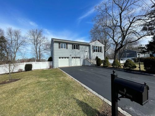 9 Cooper Dr, Crotonville, NY 10562-3907