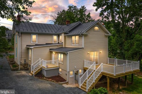 14 Colonial Hwy, Hamilton VA  20158-9009 exterior