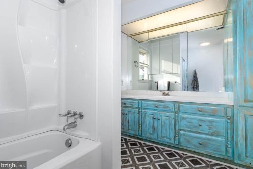 11 Thrush Dr, Carlisle PA  17015-7653 exterior