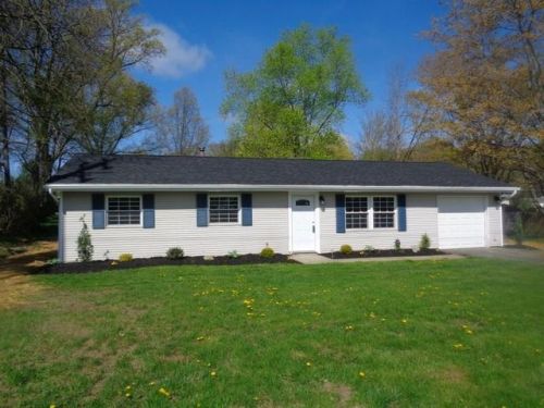 885 Patricia Ave, Hermitage, PA 16148-2816