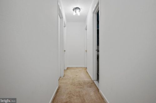 123 Davis Ave, Leesburg VA 20175-3405 exterior