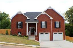 955 Terraceside Cir, Clarksville, TN 37040-6135