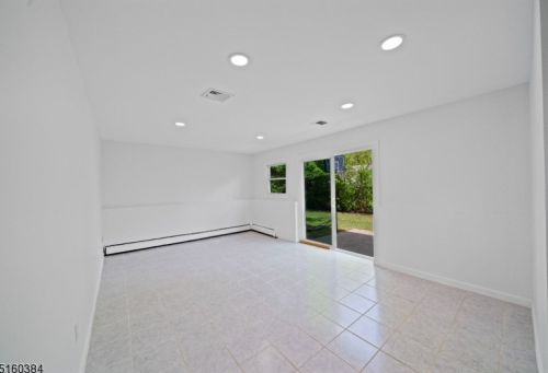 12 Wolf Pl, Parsippany NJ  07054-1626 exterior
