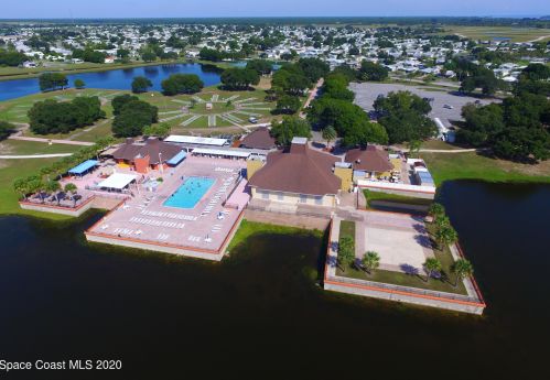 620 Puffin Dr, Sebastian FL  32976-7803 exterior