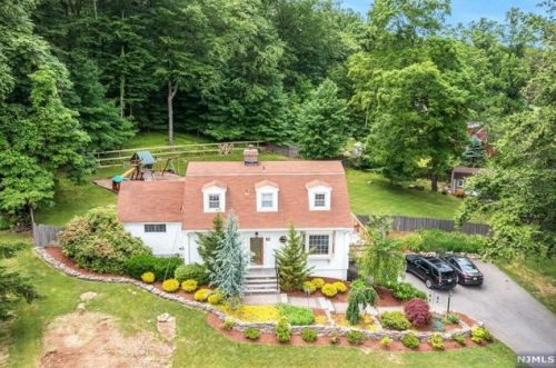 12 Deerlawn Ct, Oakland, NJ 07436-1601