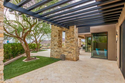 9710 Palisades Blvd, Scottsdale AZ 85268-2755 exterior