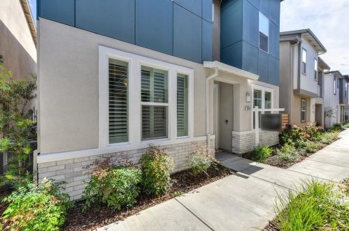 9938 Del Surf Ln, Elk Grove, CA 95757