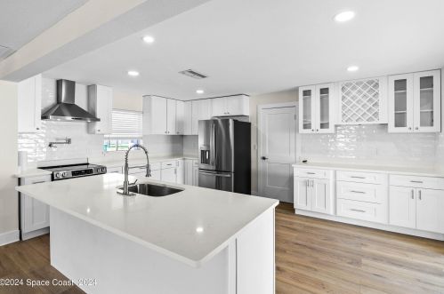 1470 Plum Ave, Merritt Island FL  32952-5855 exterior