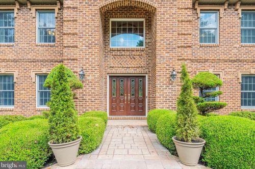 17 Westwind Dr, Lemoyne PA  17043-1233 exterior