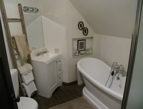 2207 Booth St, Milwaukee WI 53212-3408 exterior