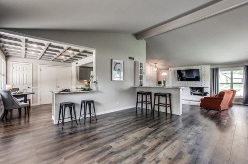 1001 Meadow View Cir, Richardson TX  75080-2932 exterior