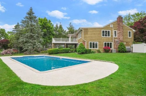 11 Orlando Pl, Norwalk, CT 06854-1309