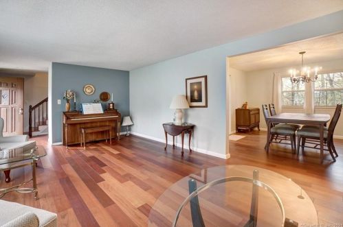 11 Timber Trl, Milford CT  06460-8616 exterior