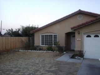 424 Ventura St, Avenal CA  93204-1656 exterior