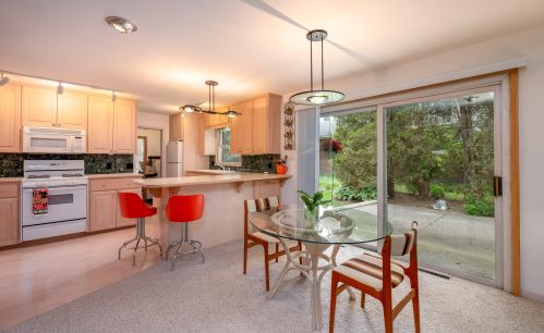 7850 5 Ave, Kenosha WI 53143-6101 exterior