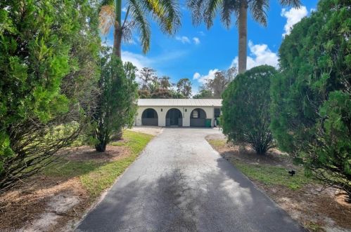 5720 Lancewood Way, Naples, FL 34116-4918