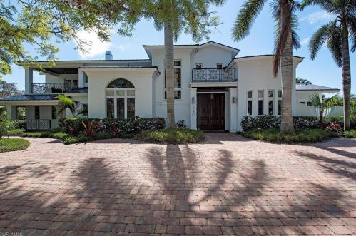740 Coral Dr, Naples, FL 34102-5120