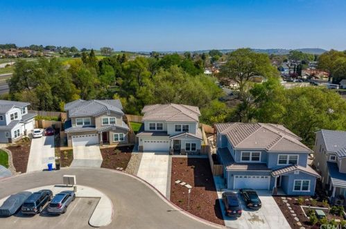 888 Salinas Ave, Templeton, CA 93465-5072