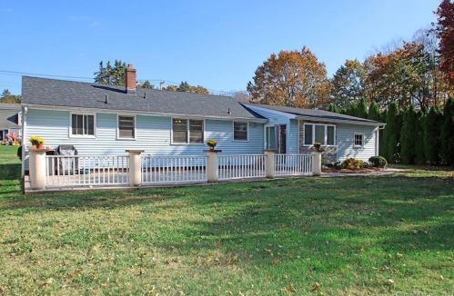 293 Spring Rd, North Haven, CT 06473-3412