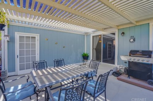 28101 Vista View Dr, Santa Clarita CA  91351-5710 exterior
