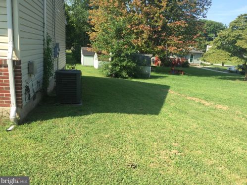 18 Lincoln Ave, New Castle, DE 19720-3659