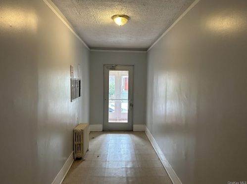 20 Bonnefoy Pl, New Rochelle, NY 10805-3236